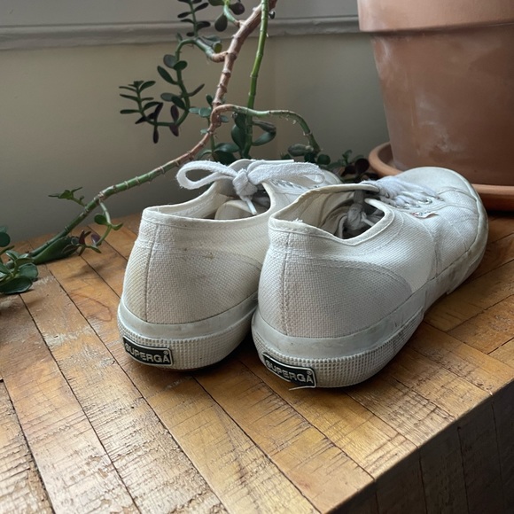 White size 40 Superga sneakers - Picture 3 of 3